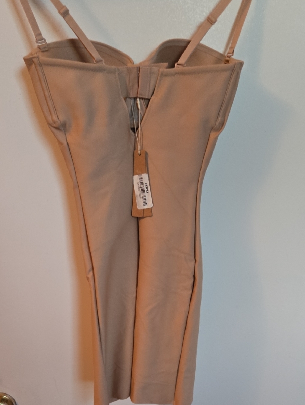 SKIMS Tan Strapless Shapewear Bodysuit - Picture 4 of 8